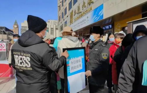 冰墩墩魅力難擋 一墩難求，百墩實(shí)業(yè)全力備貨應(yīng)對熱潮